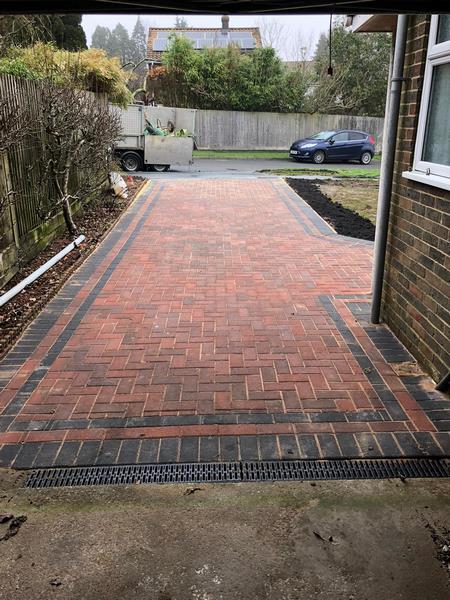 kent red grey block paved driveway 01