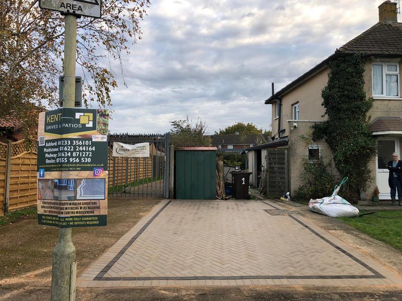 natural grey block paved driveway in ashford kent 01
